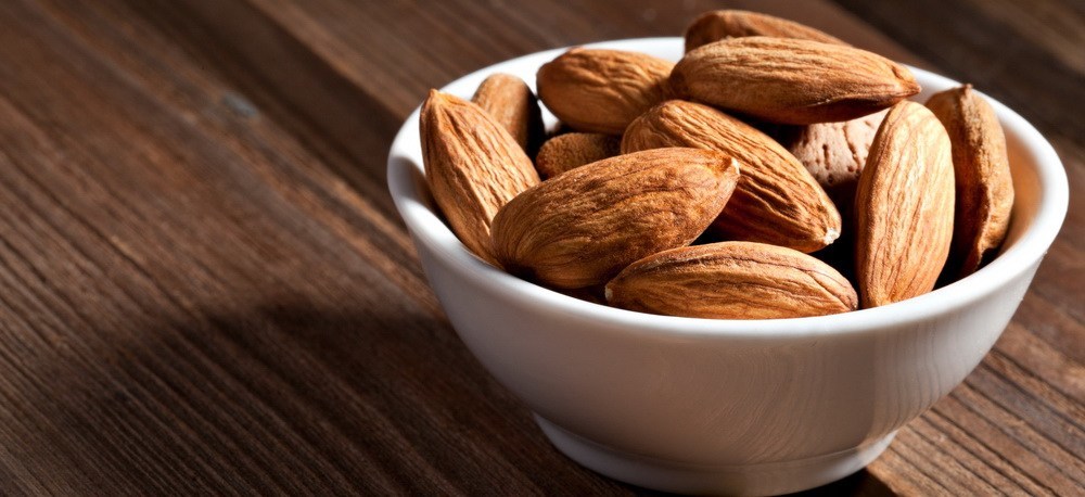 6 Reasons To Eat Raw Almonds For Ideal Weight