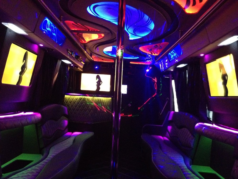 Top 5 Reasons That Determine The Cost Of A Good Limo Service In LA