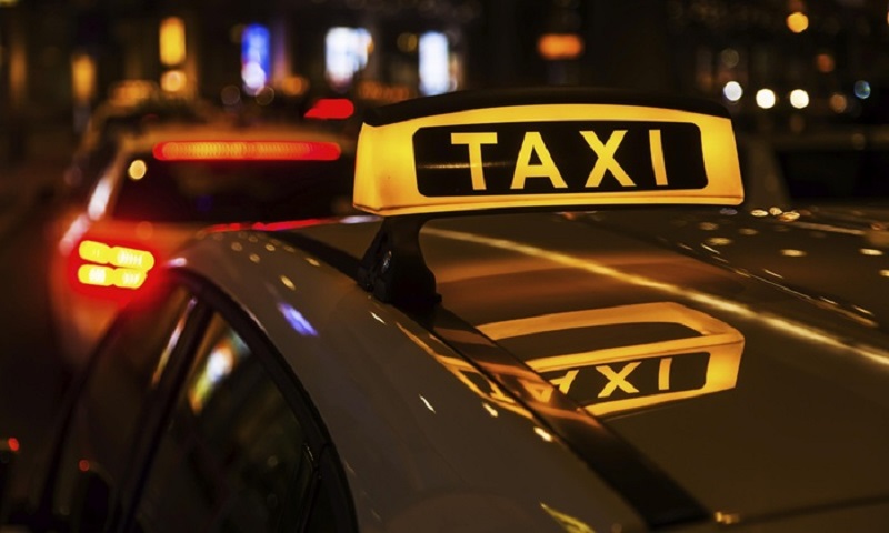 Book Maxi Taxi Online In Melbourne For Hassle Free Ride