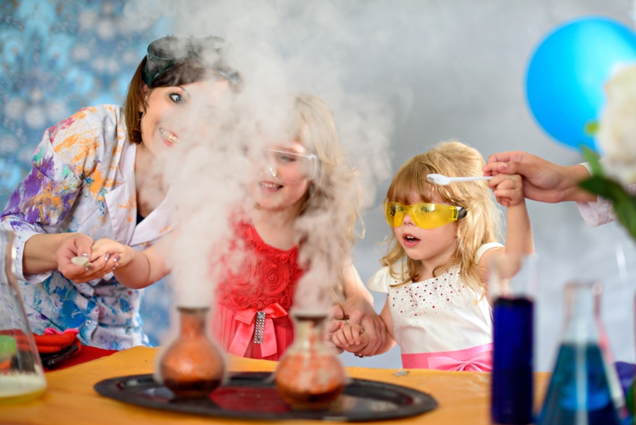 Add Extra Wow Factor by Hiring Science Entertainers For Kids Science Party